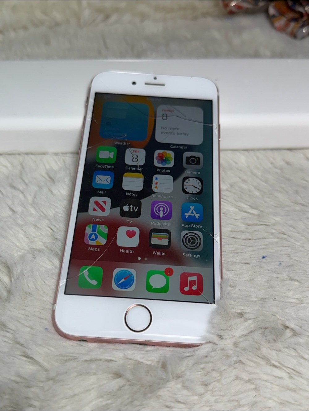 Apple iPhone 6s Rose Gold 64gb  for parts or repair